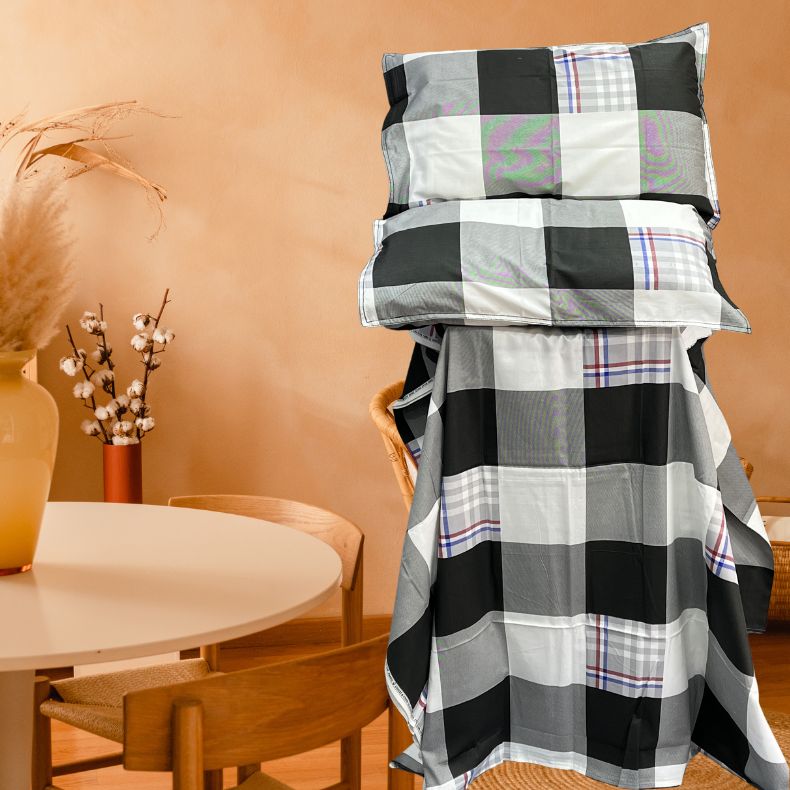 White/Black Geometric Double Bedsheet with Pillow Covers/108" x 108" - Laces and Frills