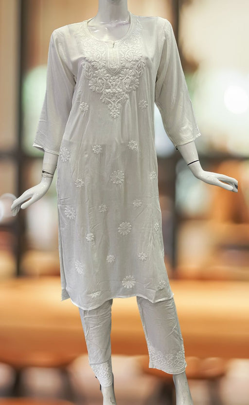 MRT WHITE COLOUR CHINON FABRIC WITH DIGITAL PRINTED CASUAL WEAR KURTI SET  FOR WOMEN AT BEST RATE WHOLESALE DEALER SURAT