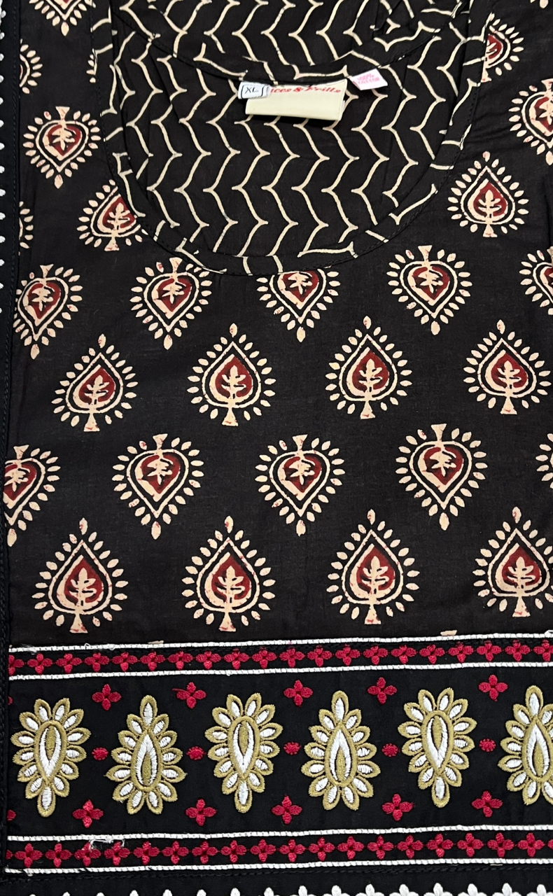 Black Abstract Pure Cotton Nighty. Pure Durable Cotton | Laces and Frills